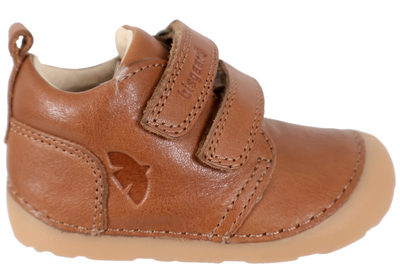 salg af BISGAARD BAREFOOT CARTER BØRNESKO I COGNACFARVET SKIND