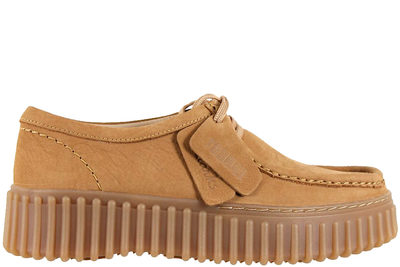 salg af CLARKS TORHILL BEE LIGHT TAN SKO I RUSKIND