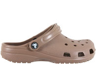 salg af CROCS CLASSIC LATTE CLOGS I BRUNT GUMMI