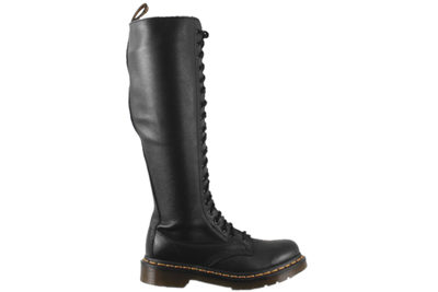 salg af DR. MARTENS 1B60. LANG SORT STØVLE I SMOOTH LÆDER