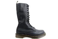 salg af DR. MARTENS 1B99