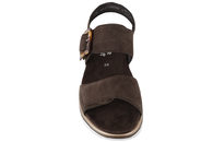 REMONTE SANDAL I MØRKEBRUNT RUSKIND