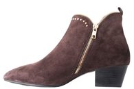 SOFIE SCHNOOR S193727